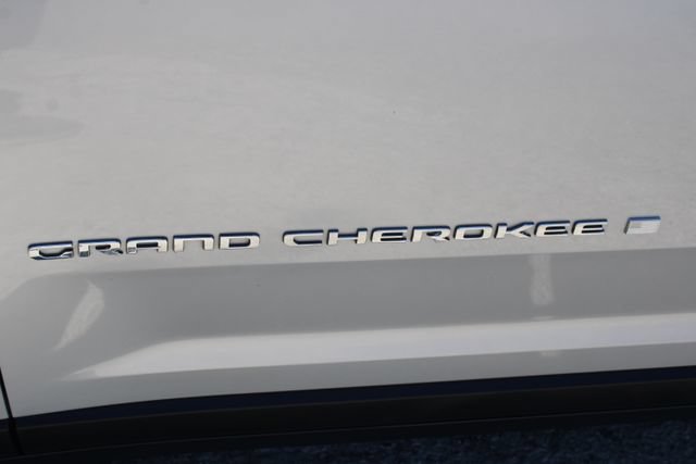 Used 2021 Jeep Grand Cherokee L Limited AWD/4WD image 11