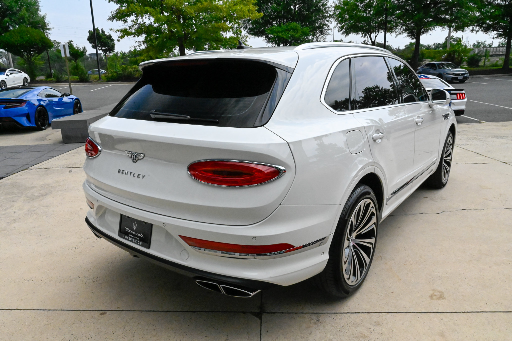 Used 2023 Bentley Bentayga AWD/4WD image 5