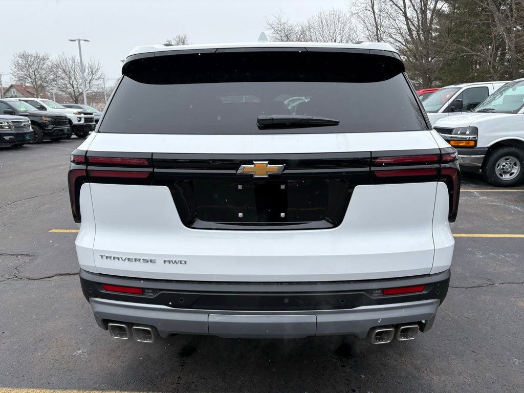 New 2026 Chevrolet Traverse LT w/ LPO, Floor Liner Package image 4