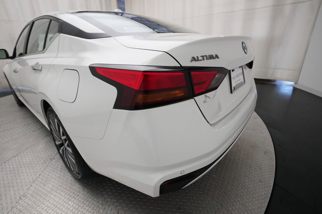 Used 2025 Nissan Altima 2.5 SV FWD image 33