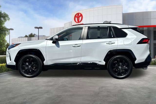 Used 2025 Toyota RAV4 SE w/ Convenience Package AWD/4WD image 9