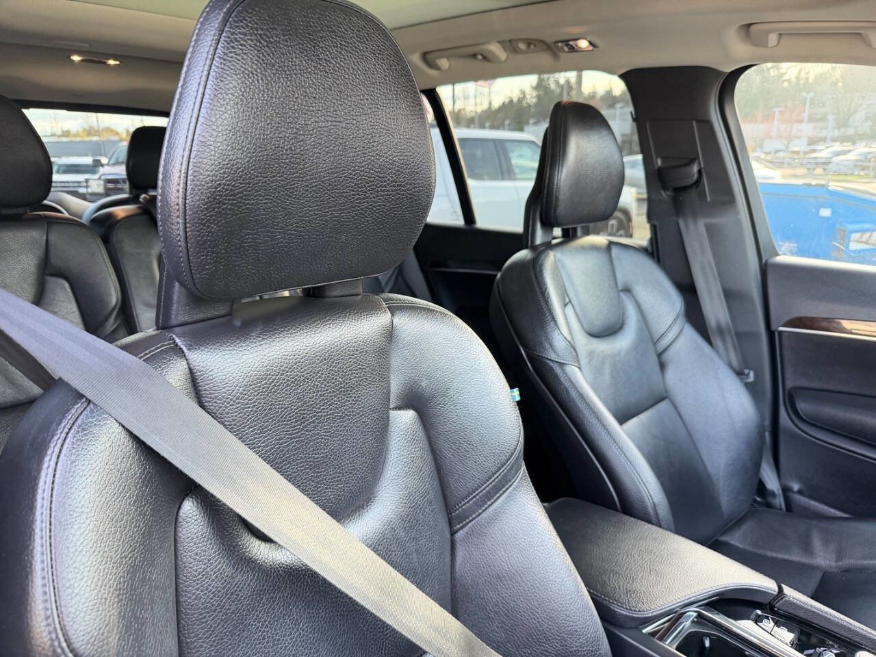 Used 2018 Volvo XC90 T6 Momentum w/ Convenience Package AWD/4WD image 18