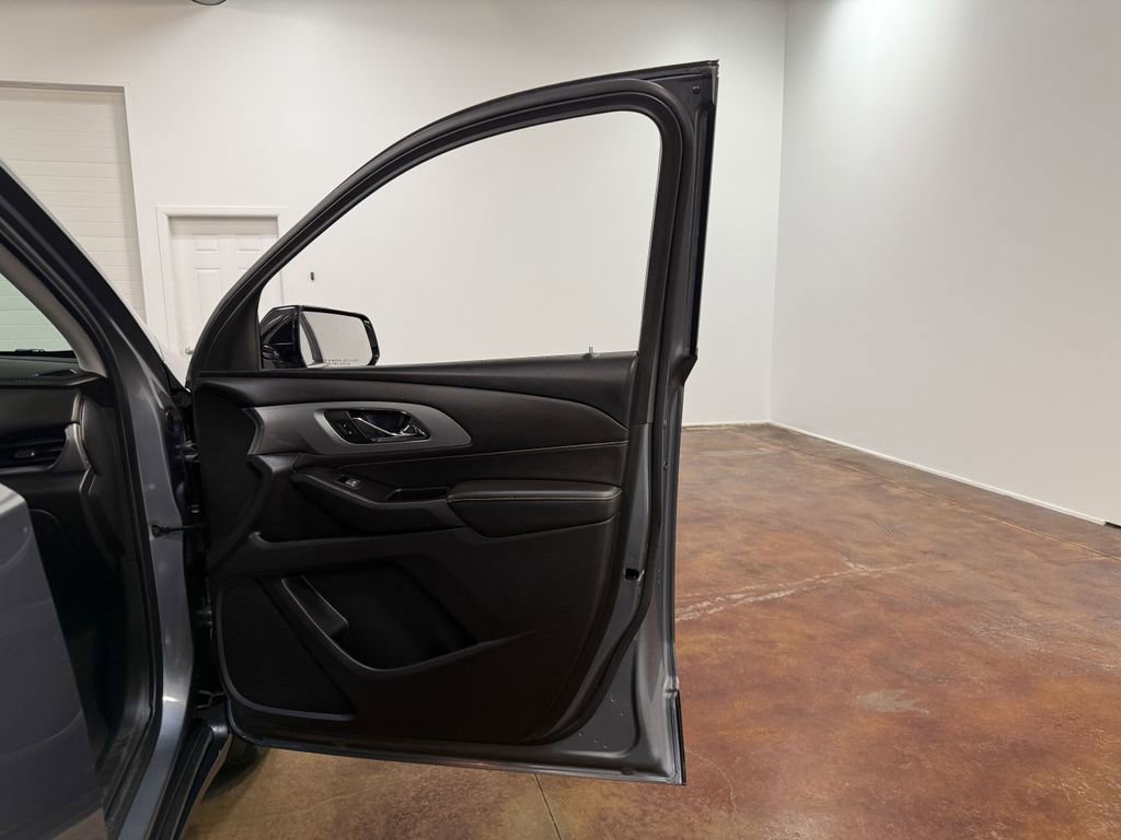 Used 2020 Chevrolet Traverse LS image 61