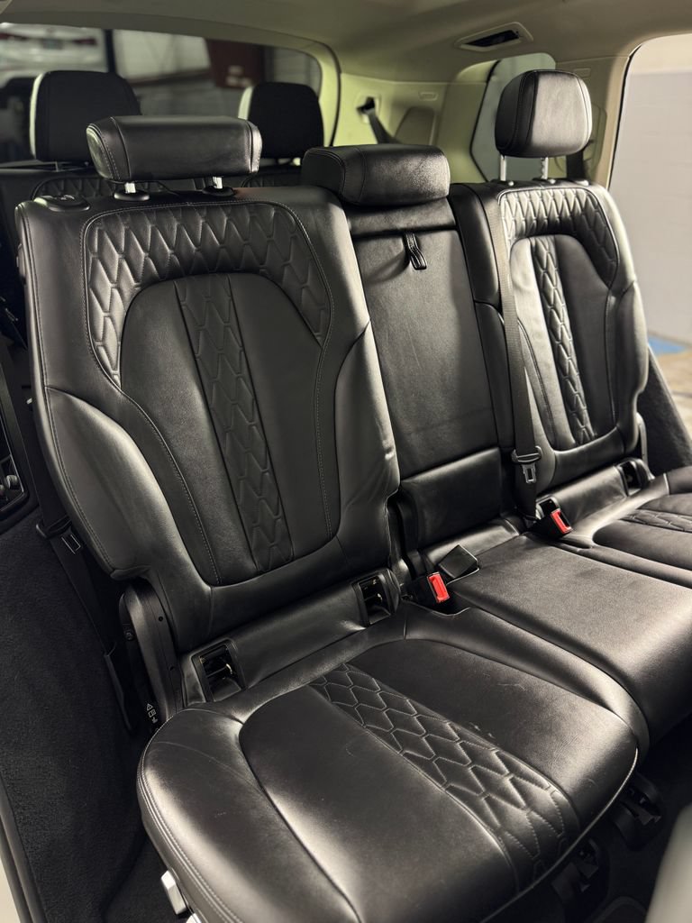 Used 2023 BMW X7 xDrive40i w/ Premium Package AWD/4WD image 21