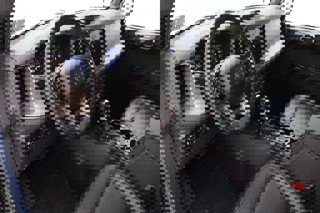 Used 2025 Ford Bronco Outer Banks image 14