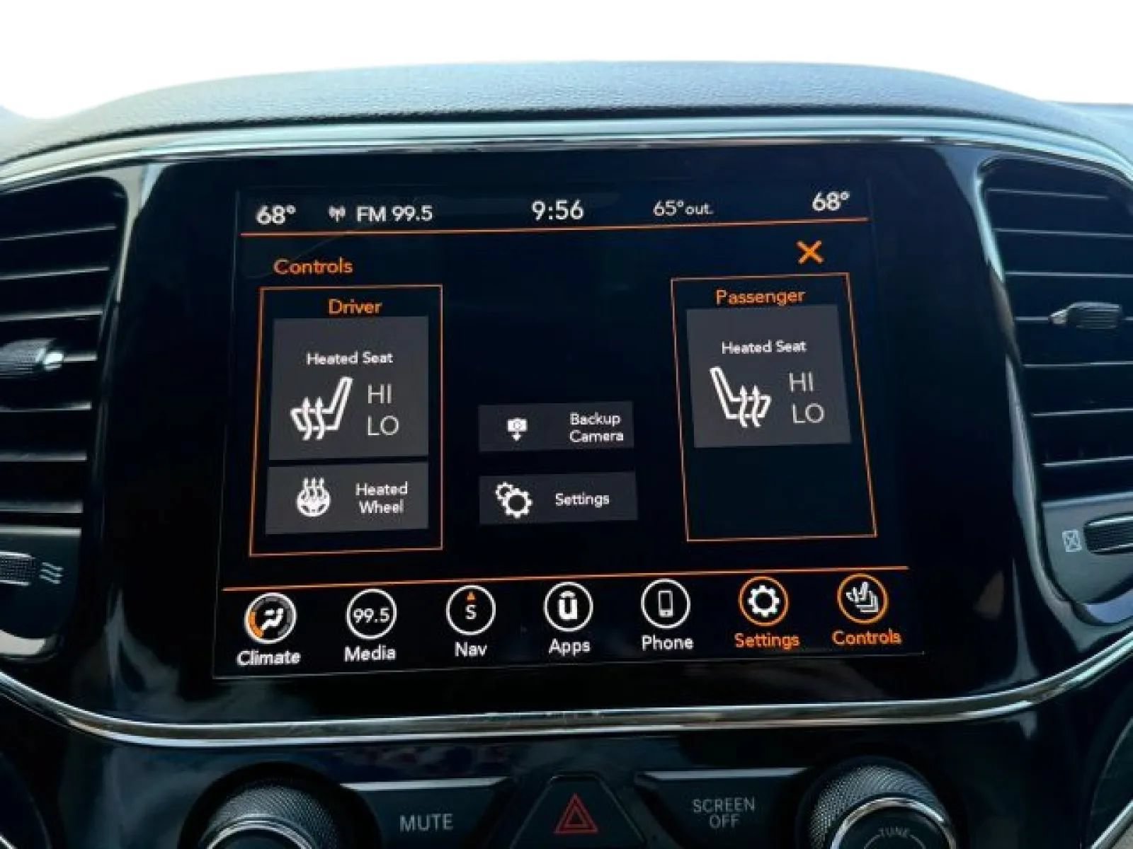 Used 2021 Jeep Grand Cherokee Limited w/ Sun & Sound Group AWD/4WD image 34