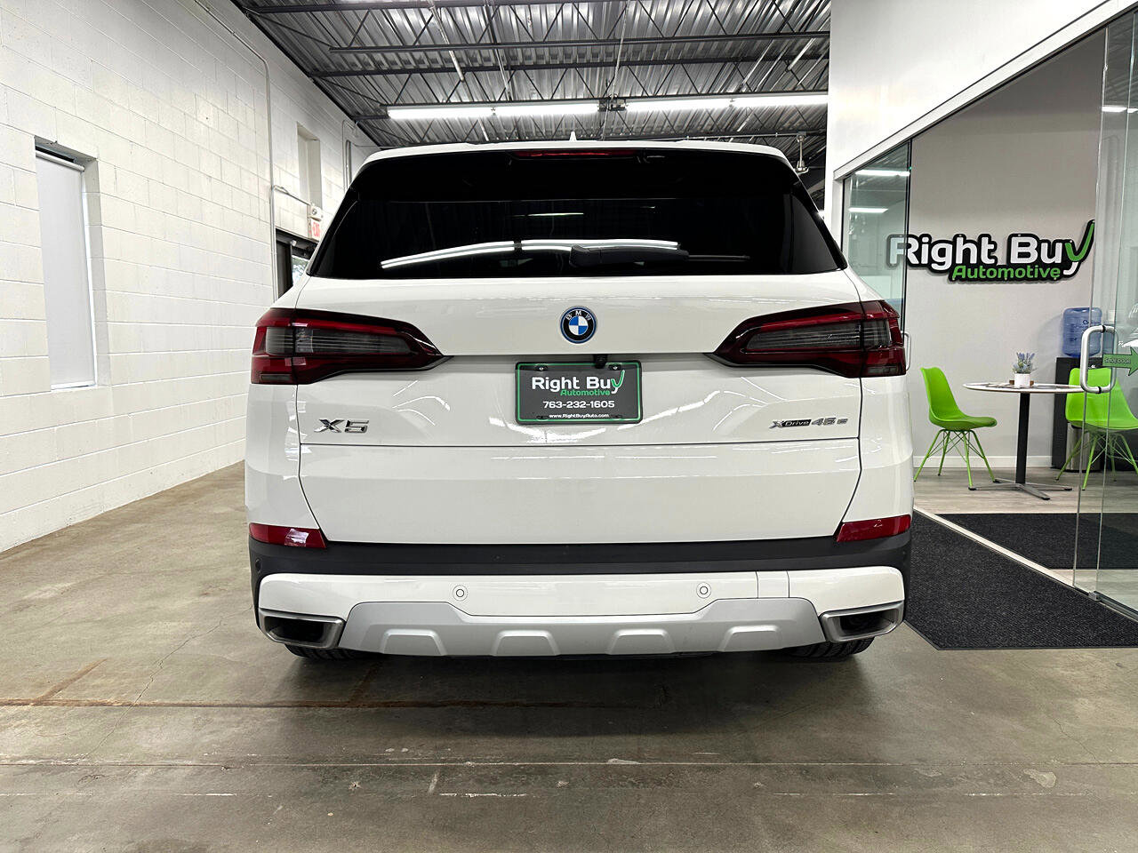 Used 2023 BMW X5 xDrive45e w/ Climate Comfort Package image 5