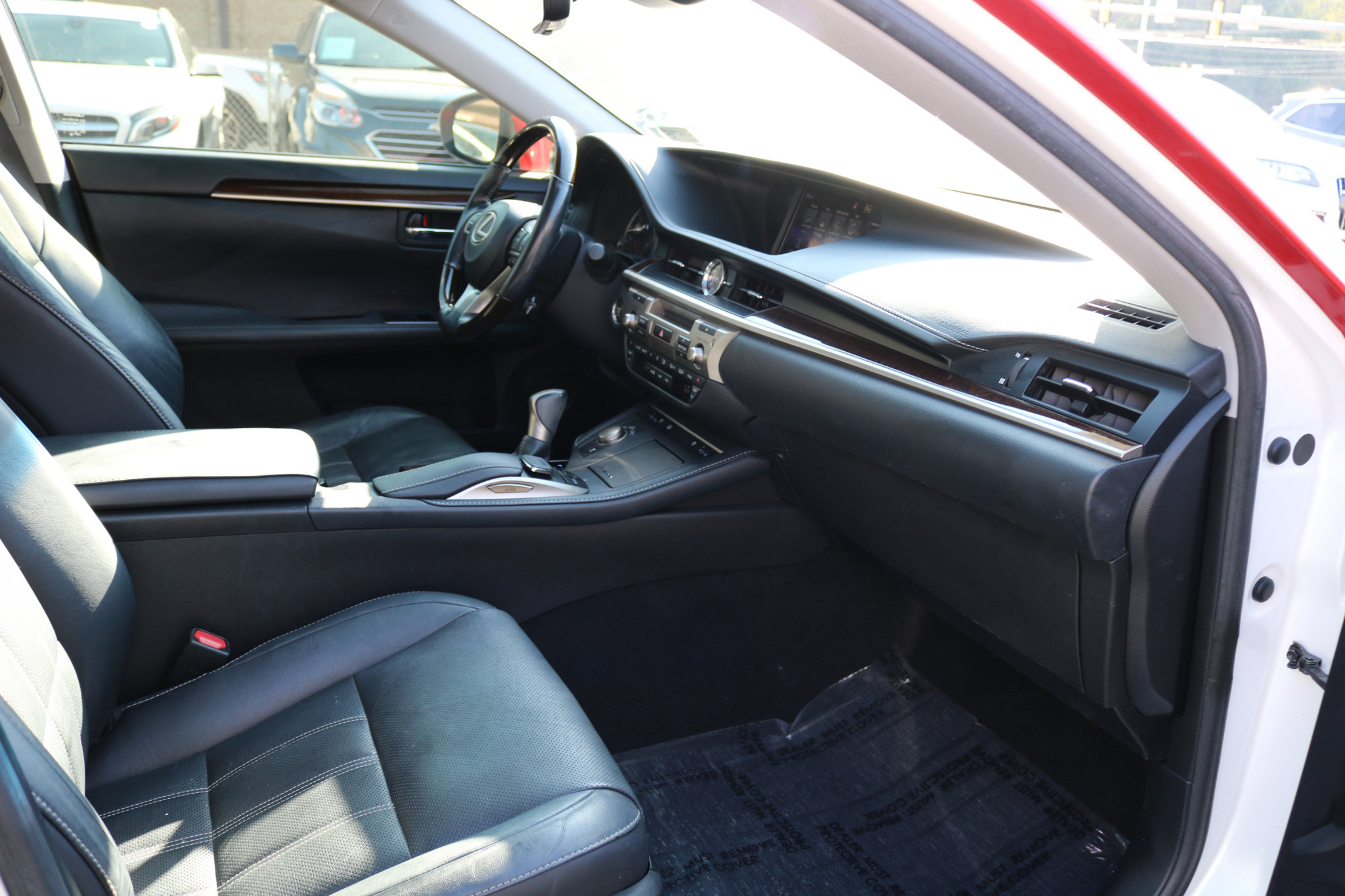 Used 2016 Lexus ES 350 w/ Luxury Package w/Wood Trim image 45