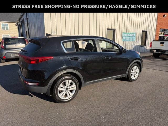 Used 2017 Kia Sportage LX image 3