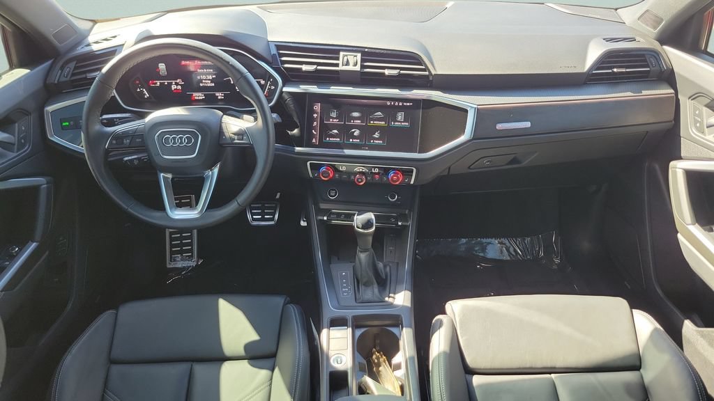 Used 2024 Audi Q3 2.0T Premium Plus w/ Premium Plus Package AWD/4WD image 11