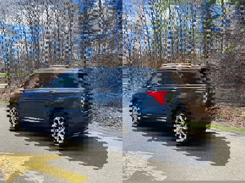 Used 2023 Ford Explorer Platinum w/ Technology Package image 6