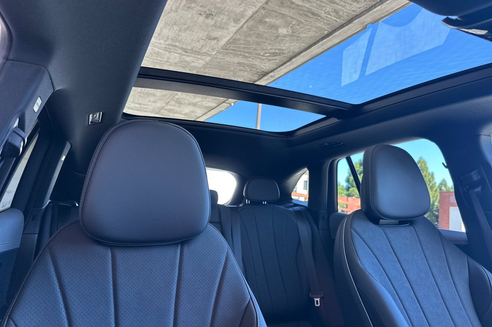 New 2026 Mercedes-Benz EQE 320 4MATIC SUV image 17