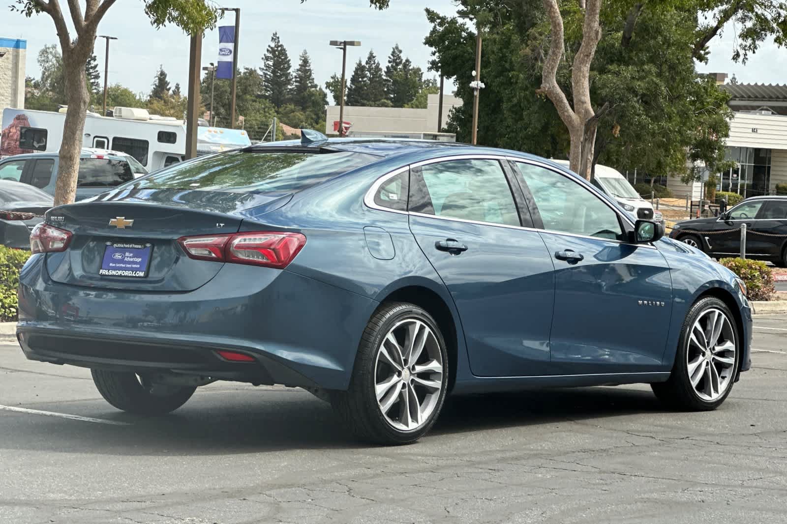 Used 2024 Chevrolet Malibu LT FWD image 2
