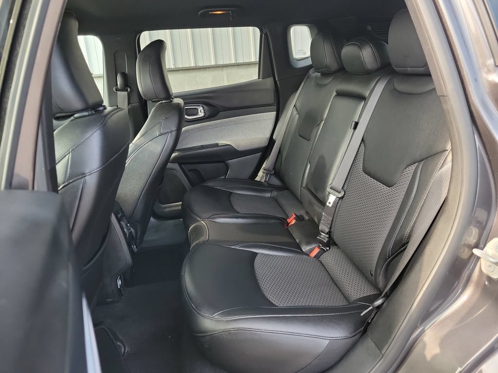 Used 2024 Jeep Compass Latitude AWD/4WD image 15