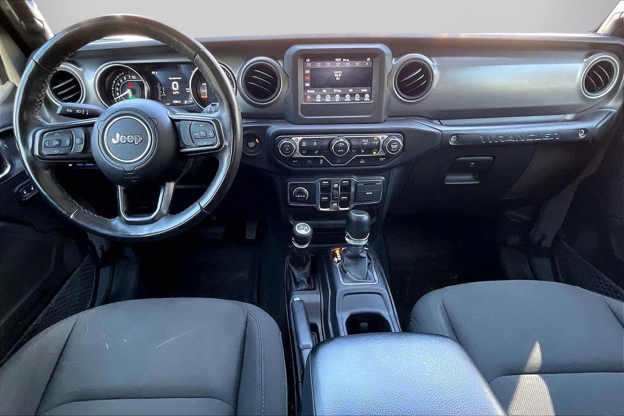 Used 2023 Jeep Wrangler Unlimited w/ Cold Weather Group image 15