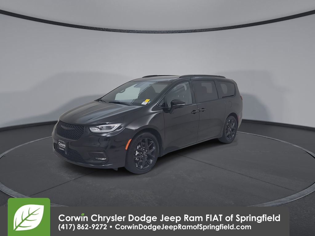 Used 2025 Chrysler Pacifica Limited FWD image 8