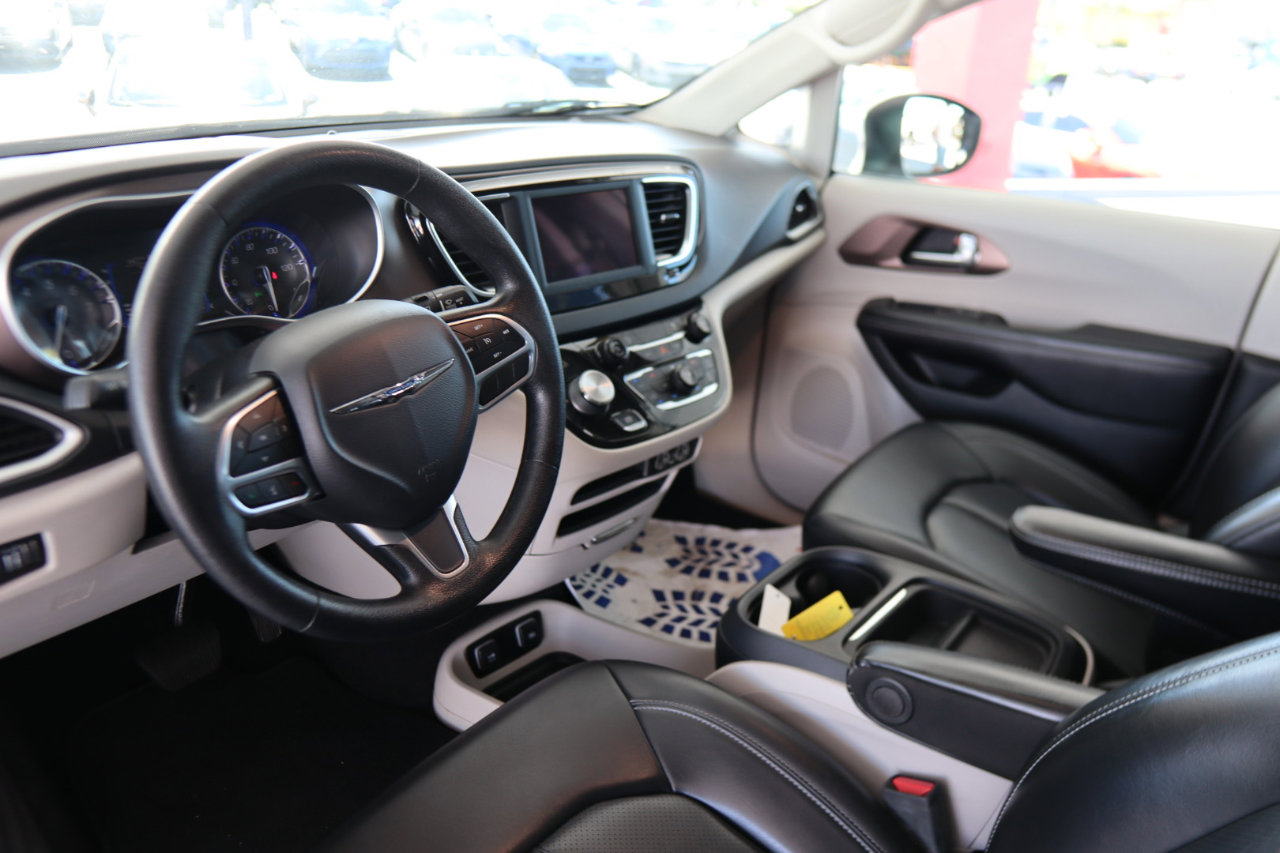 Used 2021 Chrysler Voyager Lxi image 21