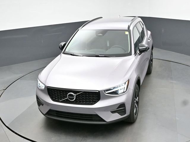 New 2026 Volvo XC40 B4 Core w/ Climate Package FWD image 44
