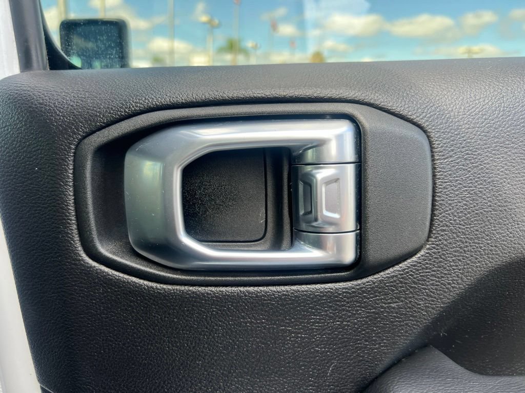 Used 2023 Jeep Wrangler Unlimited Sahara AWD/4WD image 48