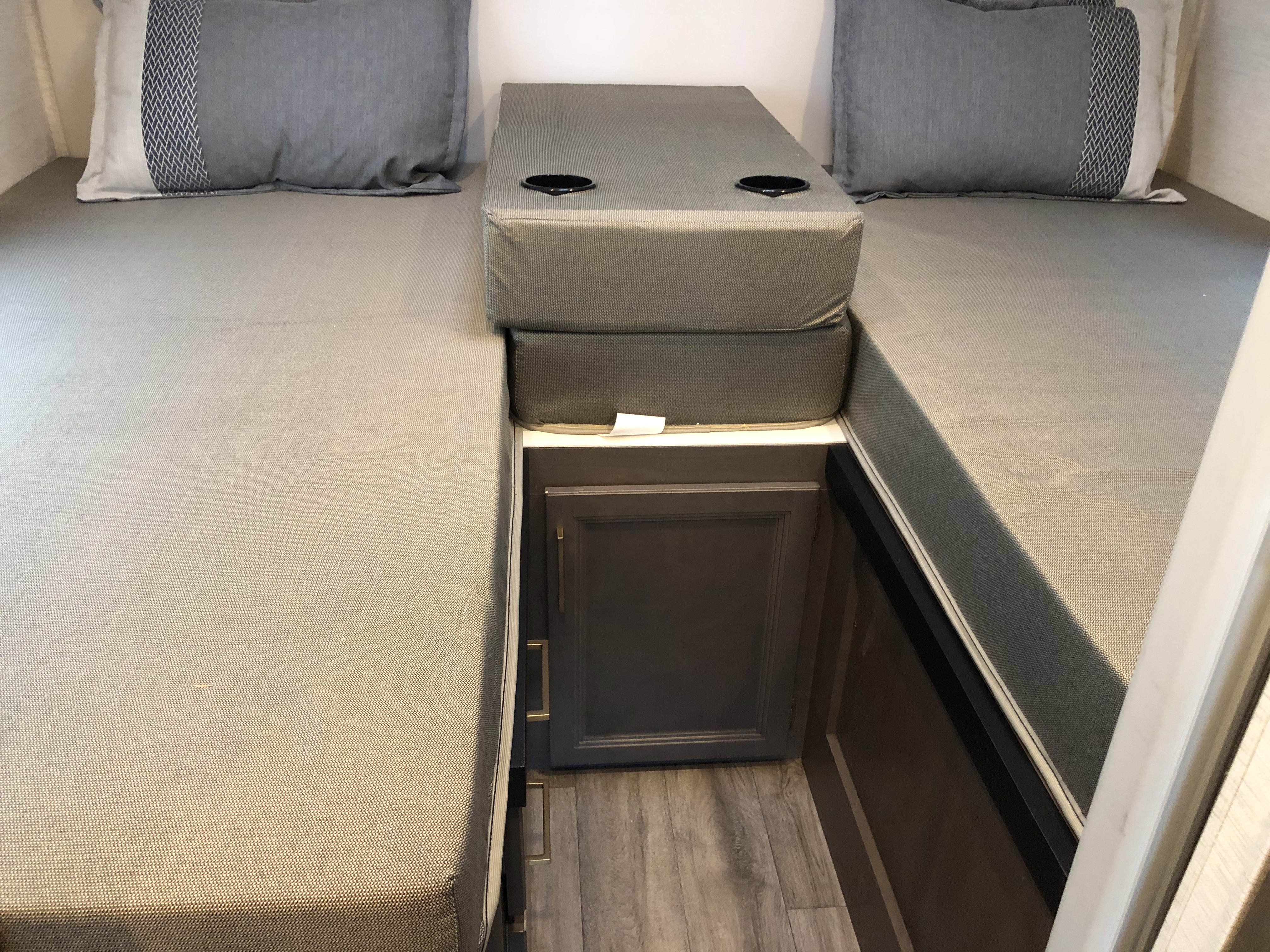 Used 2024 Ford E-350 and Econoline 350 Super Duty w/ Motorhome Prep Package image 18