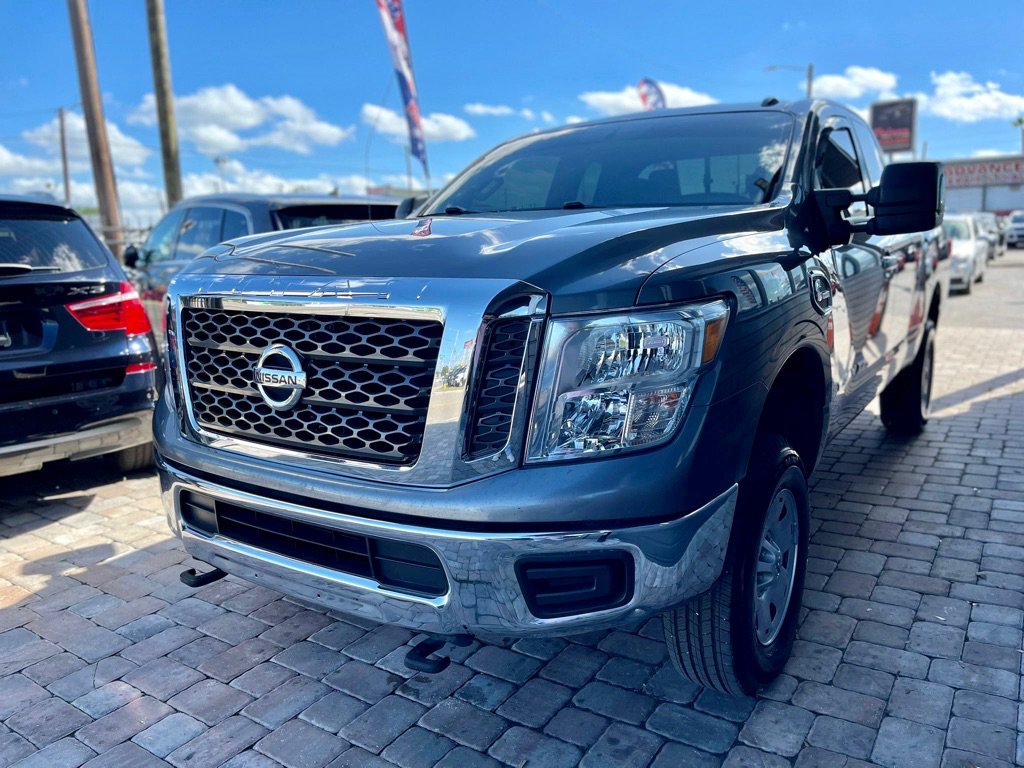 Used 2017 Nissan Titan SV AWD/4WD image 43
