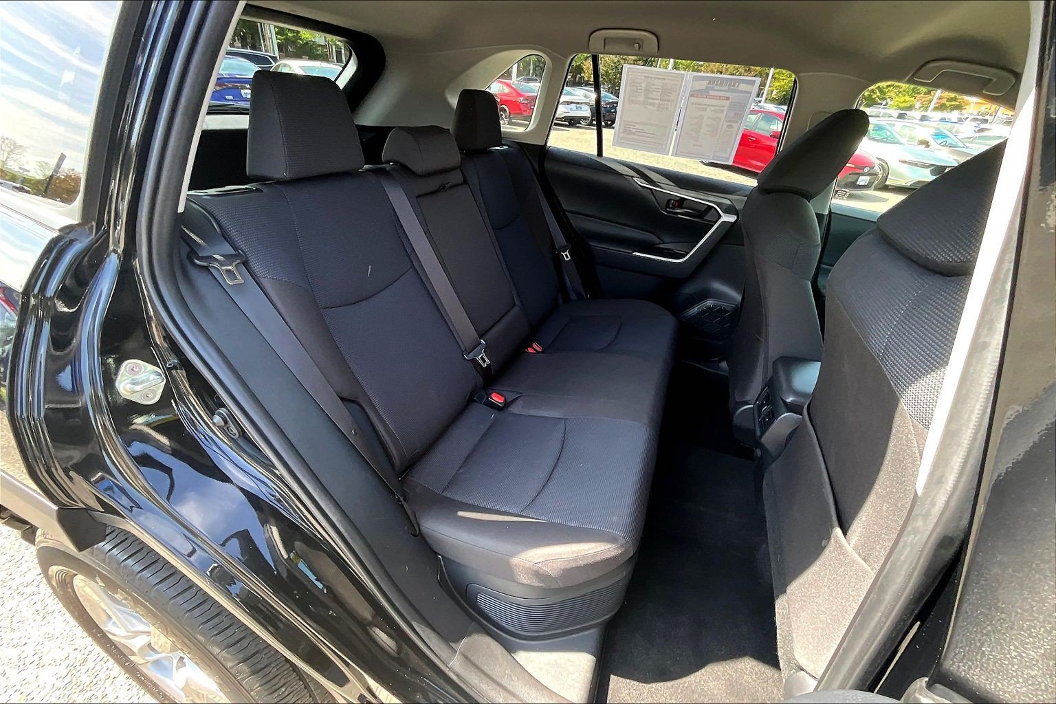 Used 2025 Toyota RAV4 LE AWD/4WD image 28