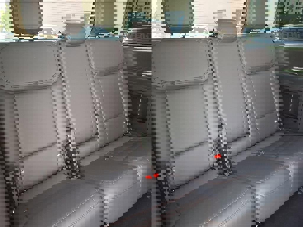 Used 2025 Ford Expedition Active image 17