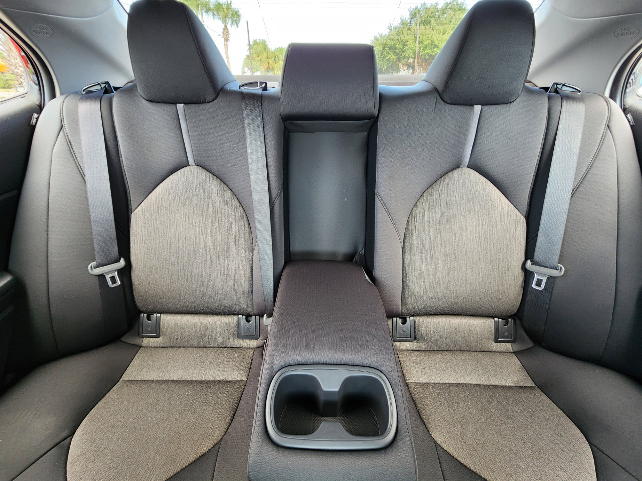 Used 2021 Toyota Camry LE image 12