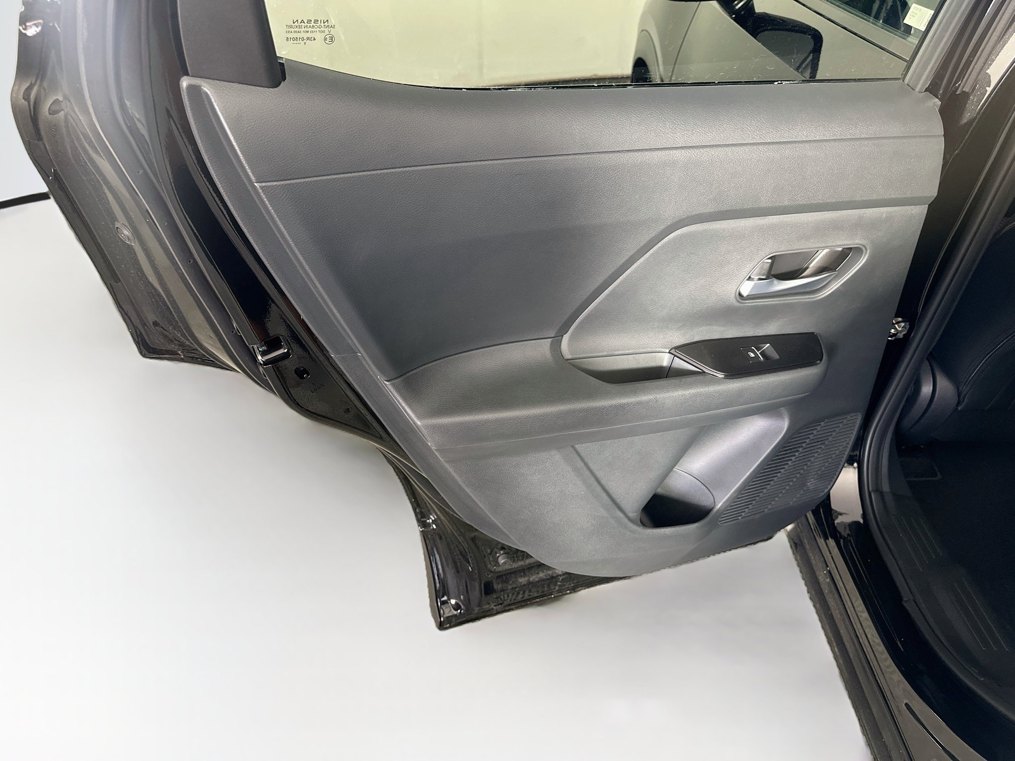 Used 2026 Nissan Kicks SR w/ Cold Weather Package FWD image 26