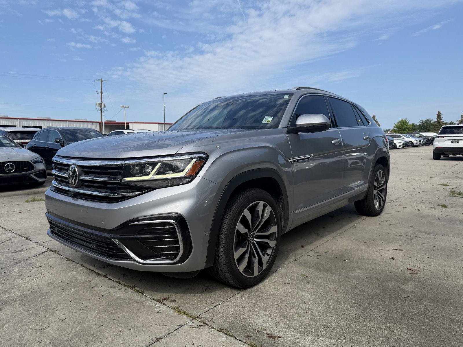 Used 2022 Volkswagen Atlas Cross Sport SEL Premium R-Line AWD/4WD image 3