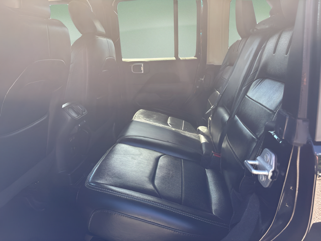 Used 2022 Jeep Wrangler Unlimited Sahara w/ Cold Weather Group AWD/4WD image 12