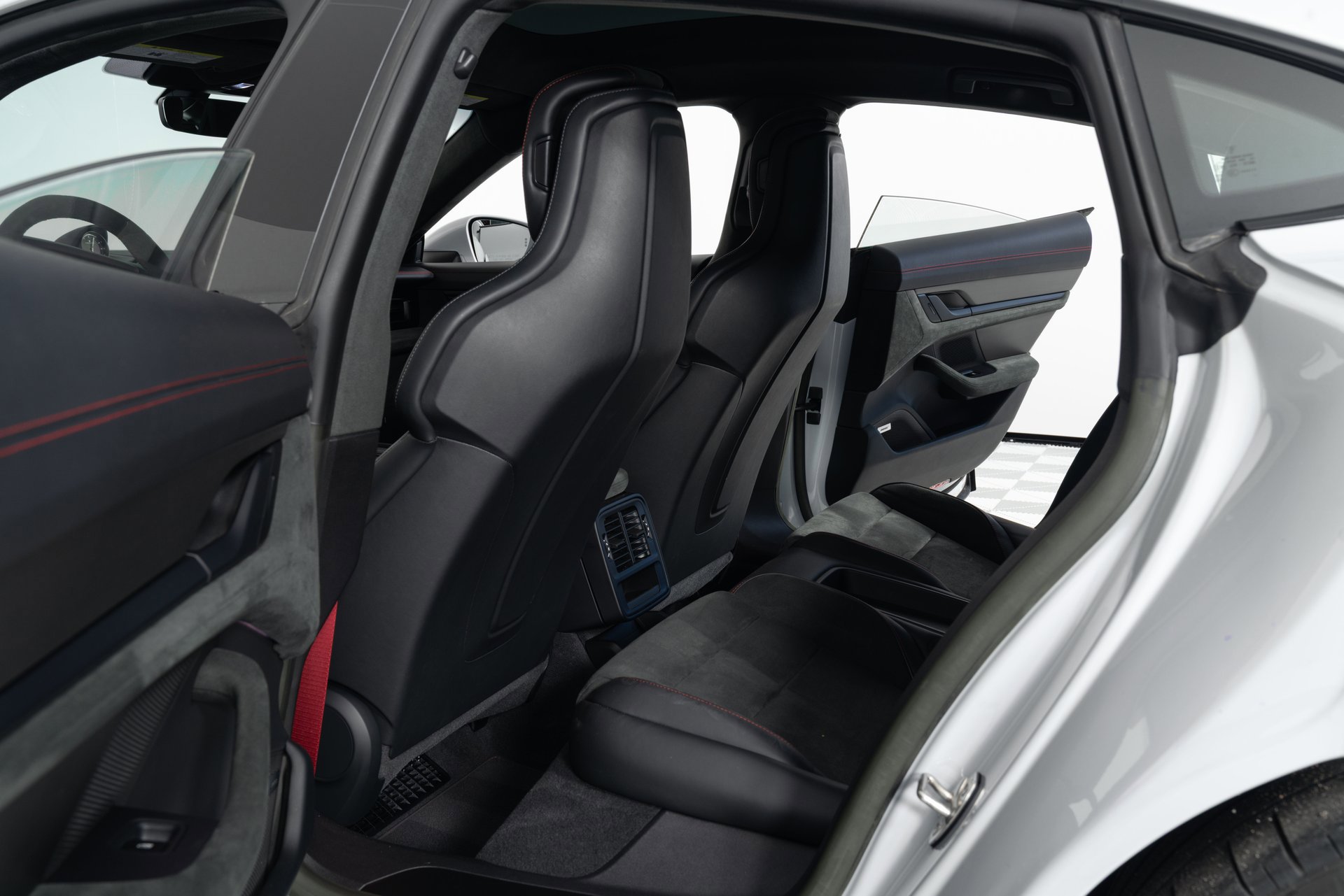 Used 2023 Porsche Taycan GTS AWD/4WD image 15