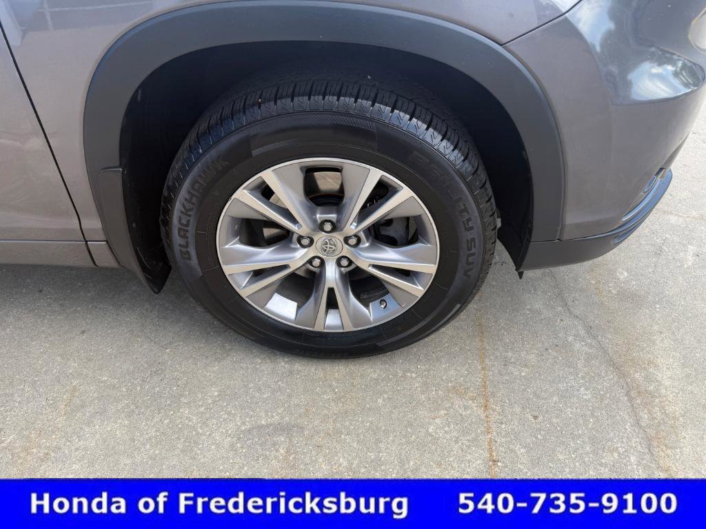 Used 2015 Toyota Highlander XLE AWD/4WD image 13