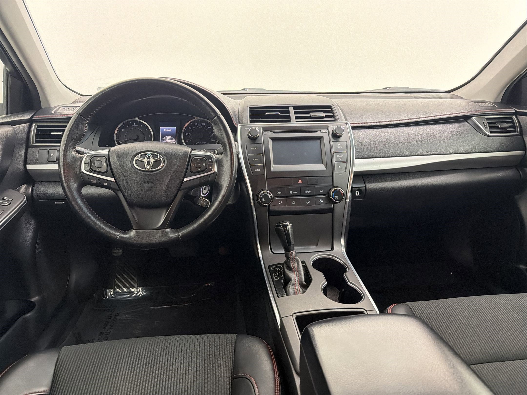 Used 2016 Toyota Camry SE image 22