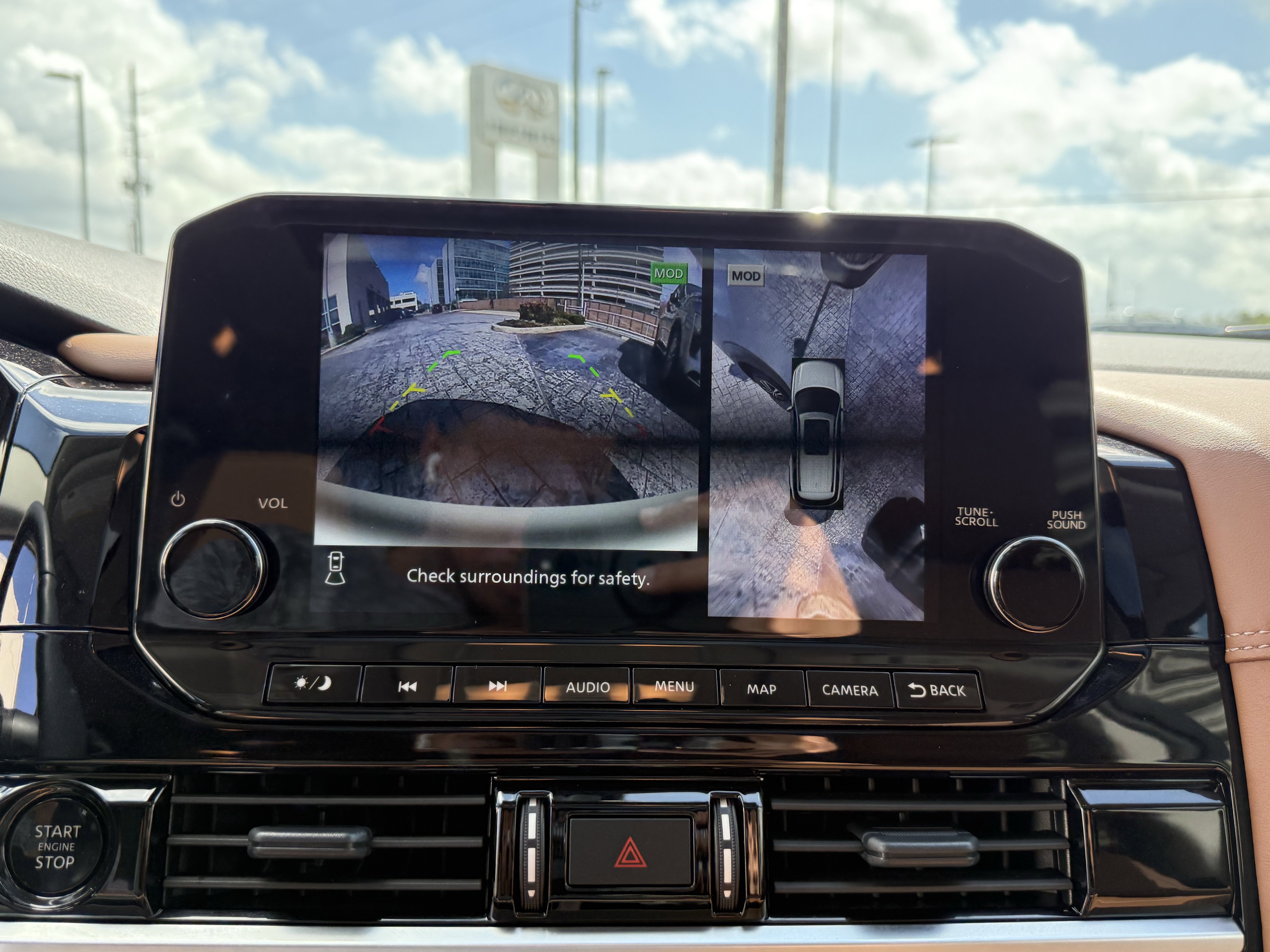 Used 2025 Nissan Pathfinder Platinum w/ Cargo Package image 22