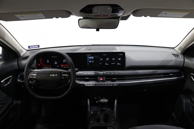 Used 2025 Kia K4 LXS image 16