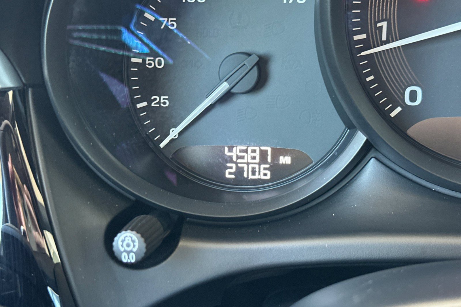 Used 2025 Porsche Macan AWD/4WD image 26