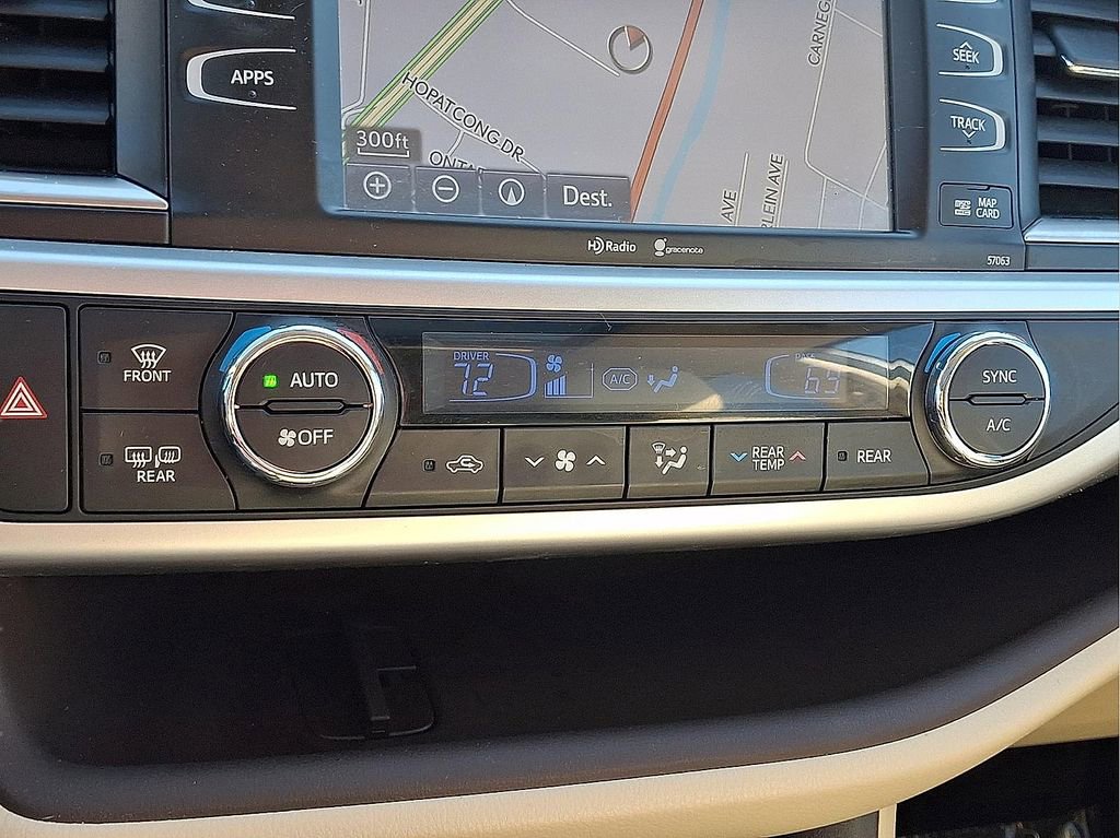 Used 2014 Toyota Highlander XLE image 16