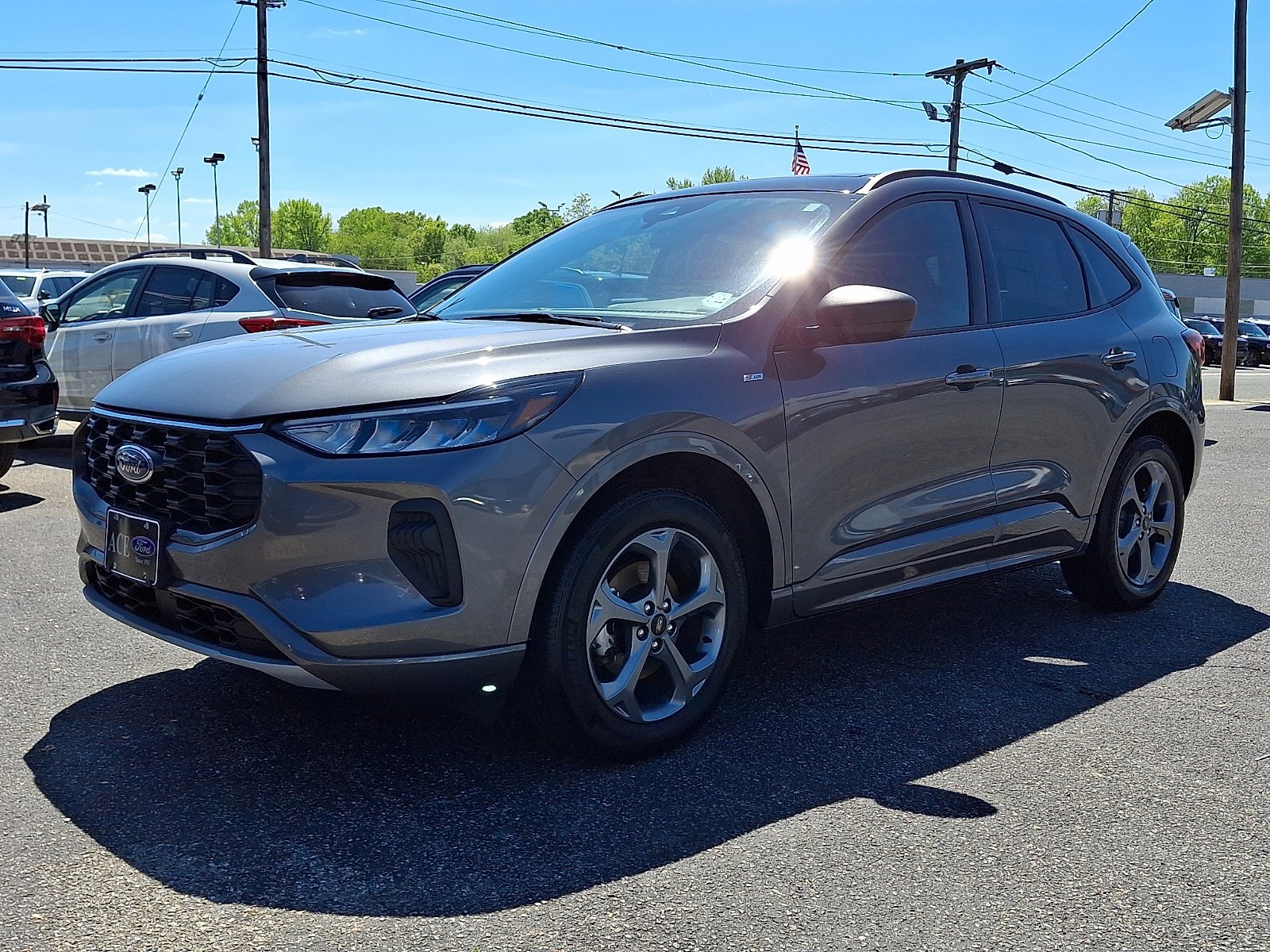 Certified 2023 Ford Escape ST-Line w/ Tech Pack #1 AWD/4WD image 3