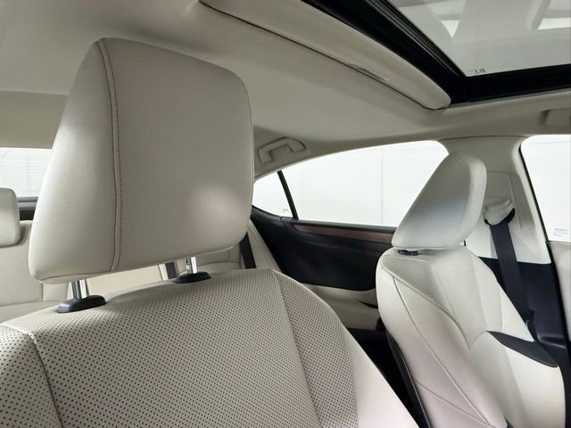 Certified 2025 Lexus ES 300h 300h w/ Premium Package image 37