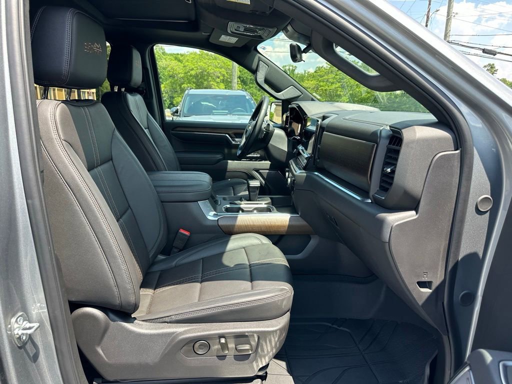 Used 2025 Chevrolet Silverado 1500 High Country w/ High Country Premium Package AWD/4WD image 21
