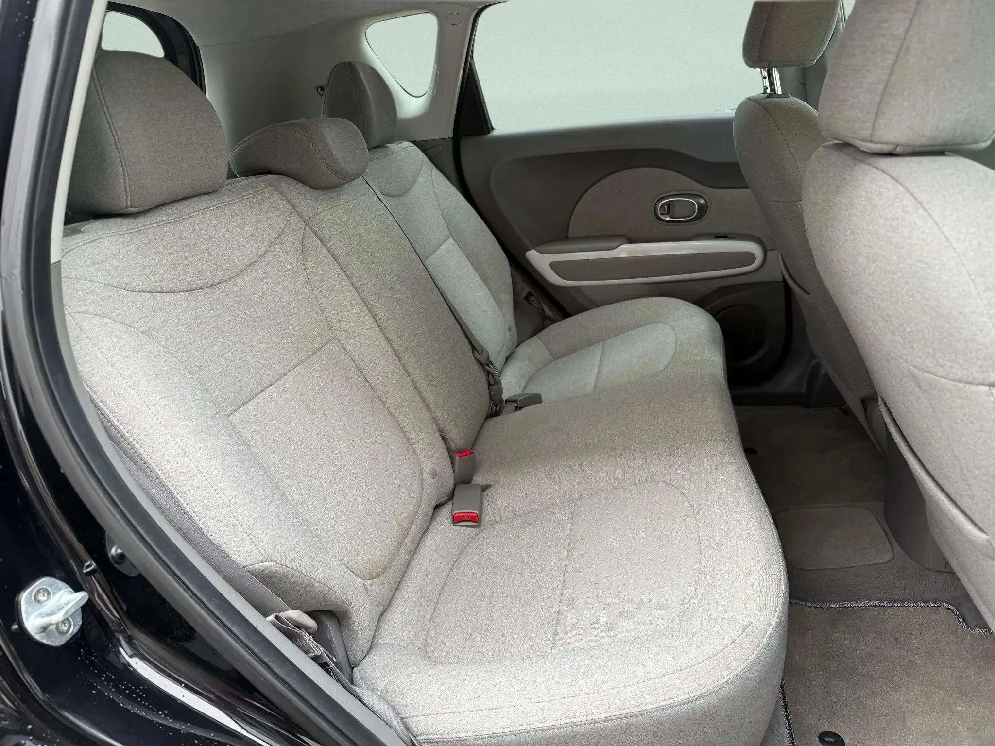 Used 2017 Kia Soul EV image 11