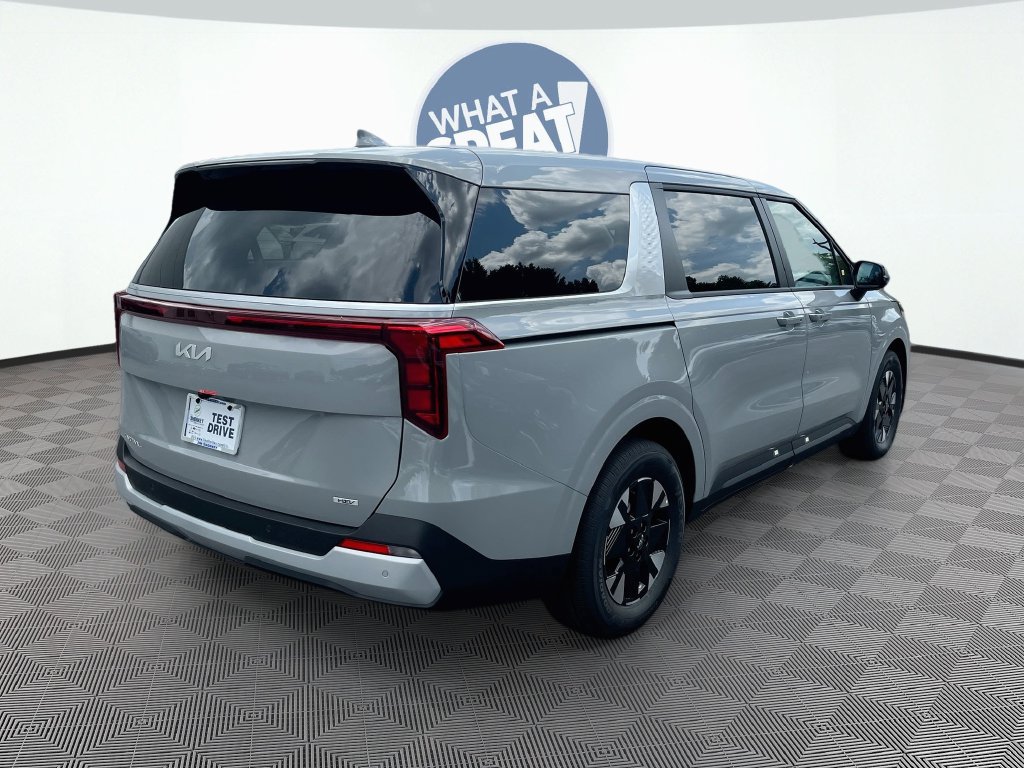 New 2027 Kia Carnival LXS FWD image 5