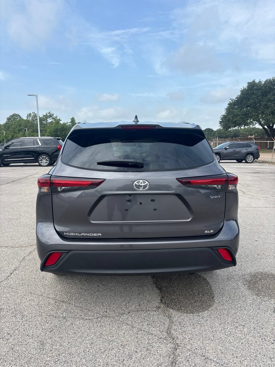 Used 2025 Toyota Highlander XLE AWD/4WD image 4
