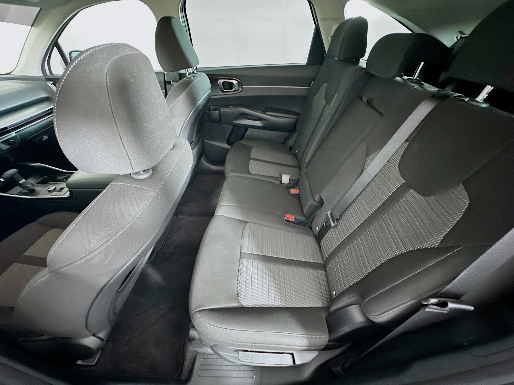 Used 2025 Kia Sorento LX FWD image 28