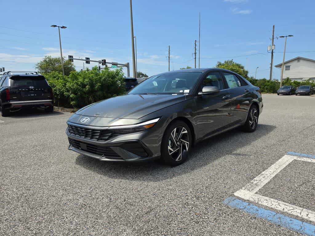 New 2026 Hyundai Elantra Limited FWD image 2