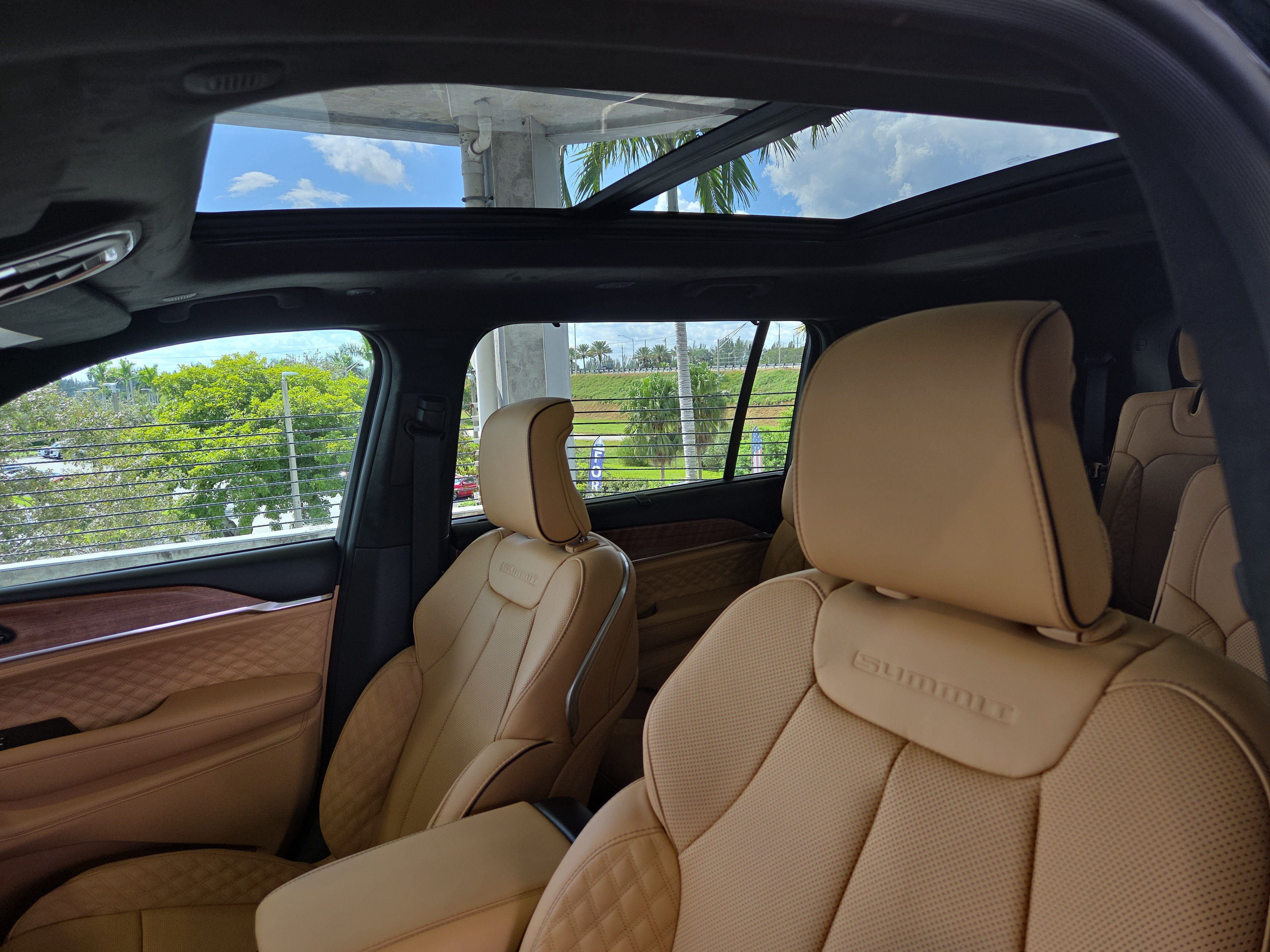 New 2025 Jeep Grand Cherokee L Summit AWD/4WD image 22