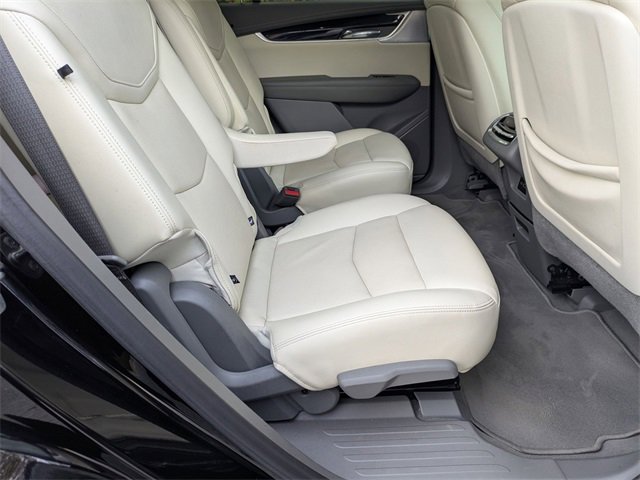 Used 2025 Cadillac XT6 Premium Luxury image 35