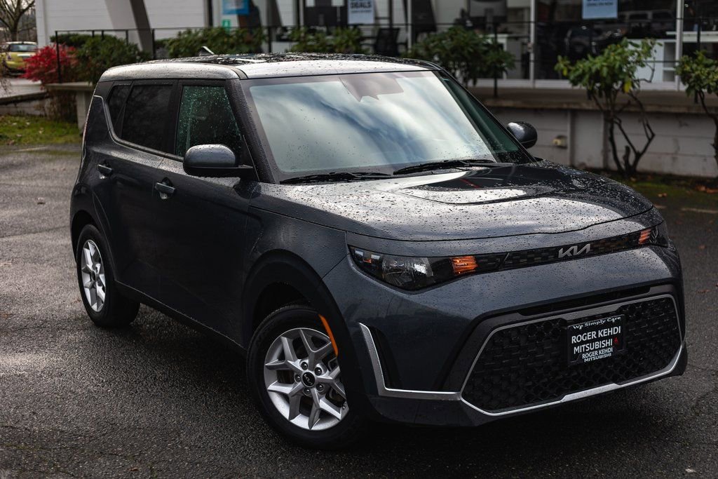 Used 2024 Kia Soul LX w/ Option Group 015 image 2