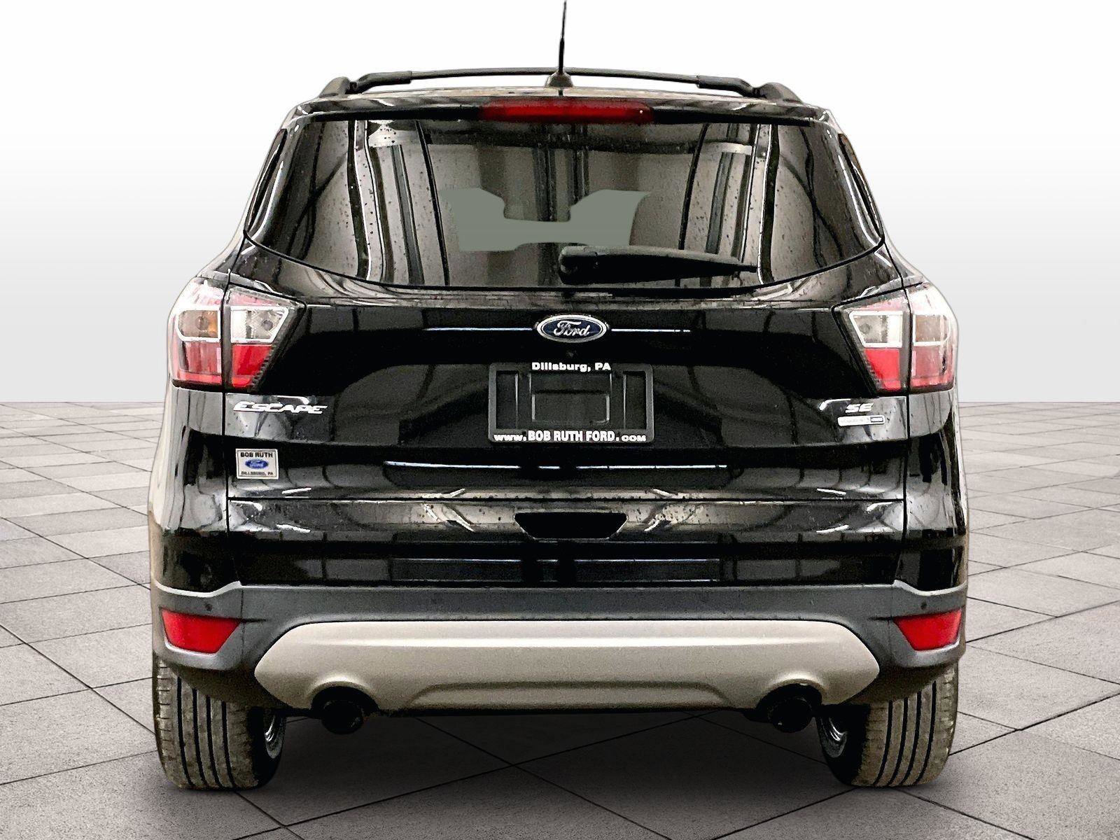Used 2017 Ford Escape SE w/ Equipment Group 201A image 5